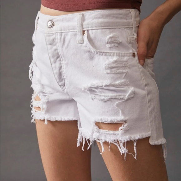 NEW FREE PEOPLE - Mid Rise Distressed Denim Shorts Maggie - Picture 6 of 9